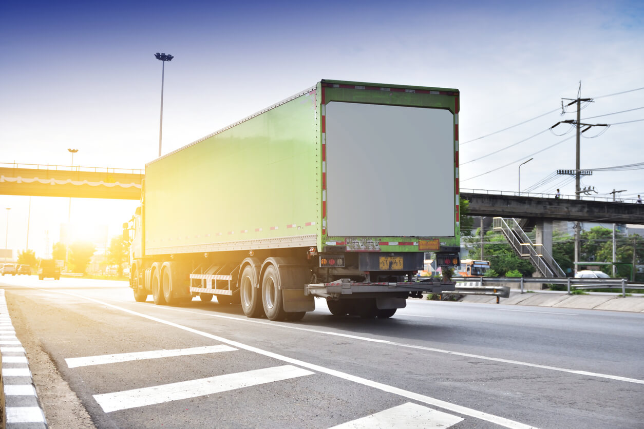 AutoTrafficTickets discusses the steps to obtaining a commercial driver's license in New York.